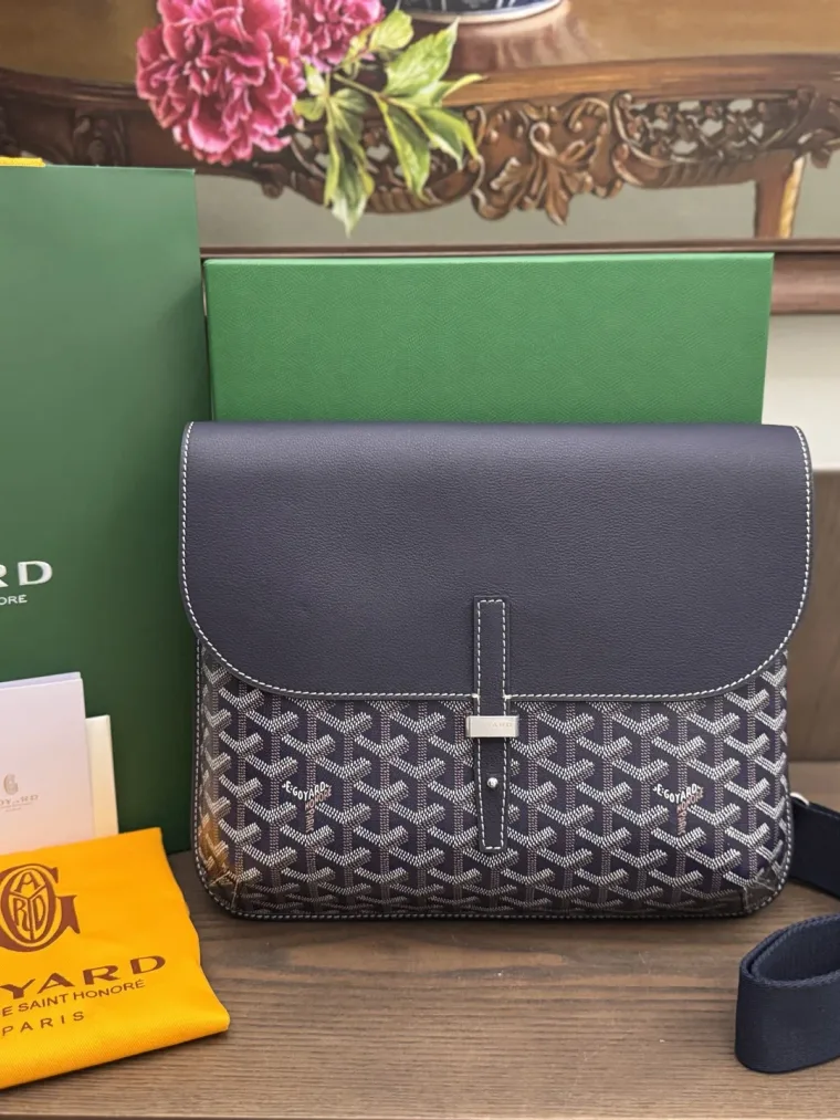 Goyard Coursier Messenger