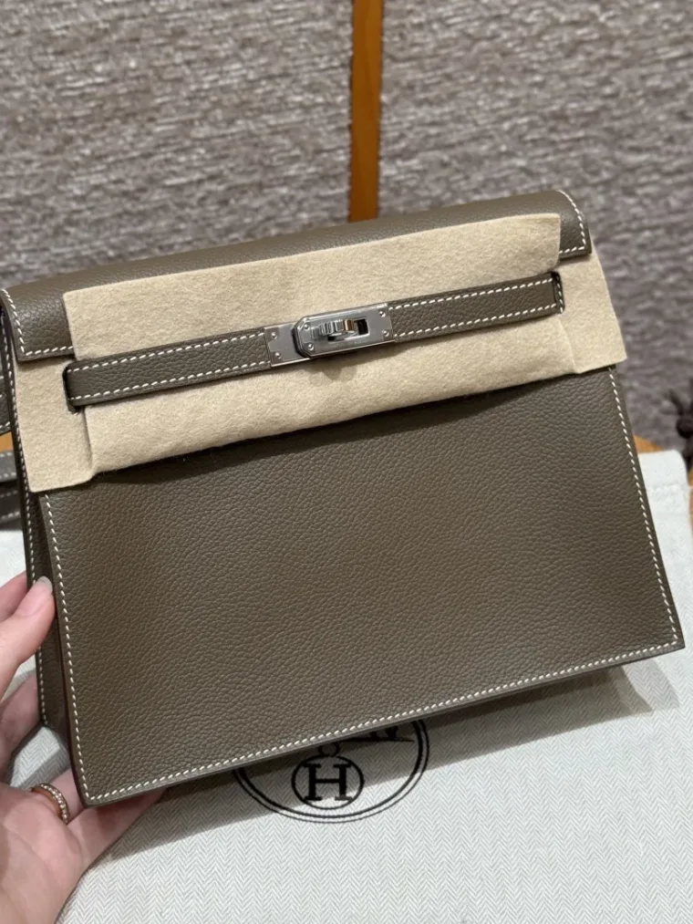 Hermes Сумка Kelly Danse 22 см Evercolor ck18/Etoupe