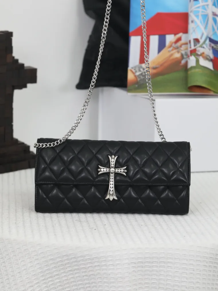 Chrome Hearts Стёганый кожаный клатч с крестом и кристаллами