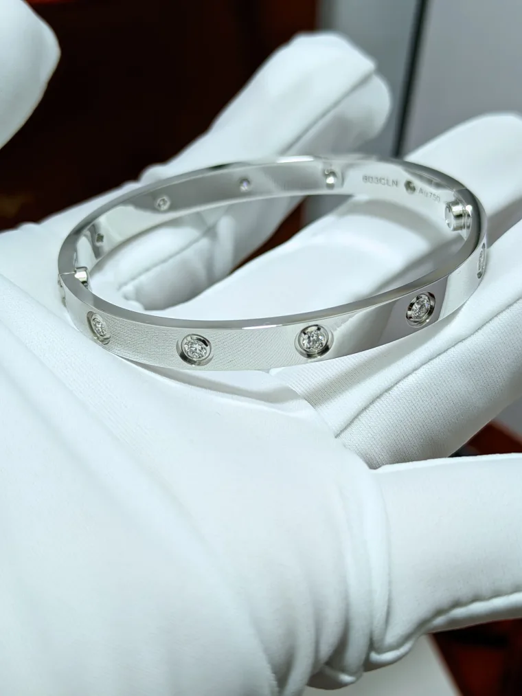 Cartier Браслет Love из белого золота с бриллиантами