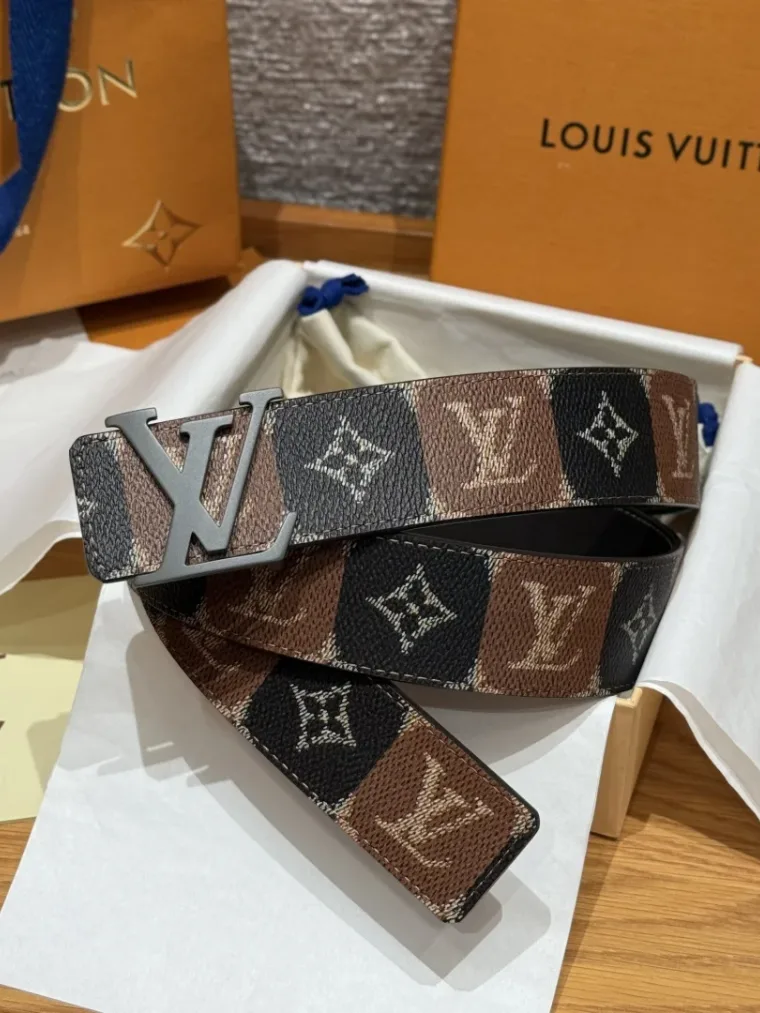 Louis Vuitton Ремень INITIALES COLLEGE MONOGRAM HERITAGE