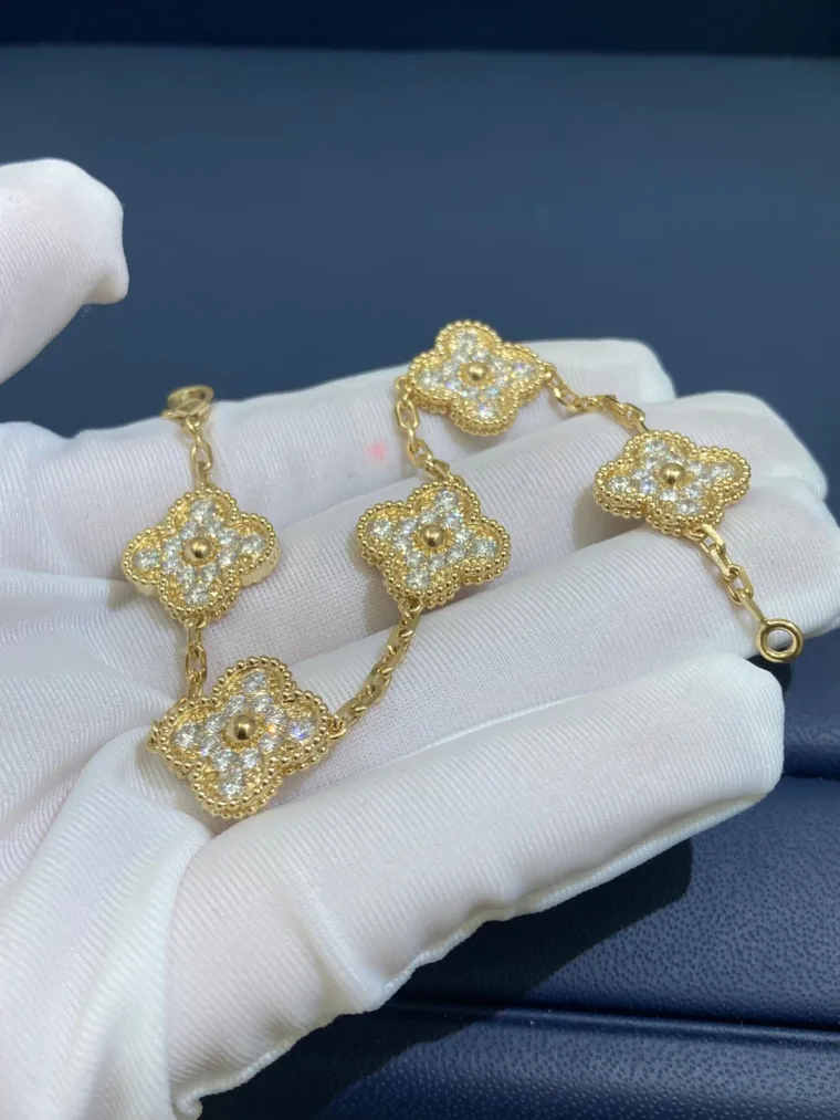 Van Cleef & Arpels Браслет из жёлтого золота с бриллиантами