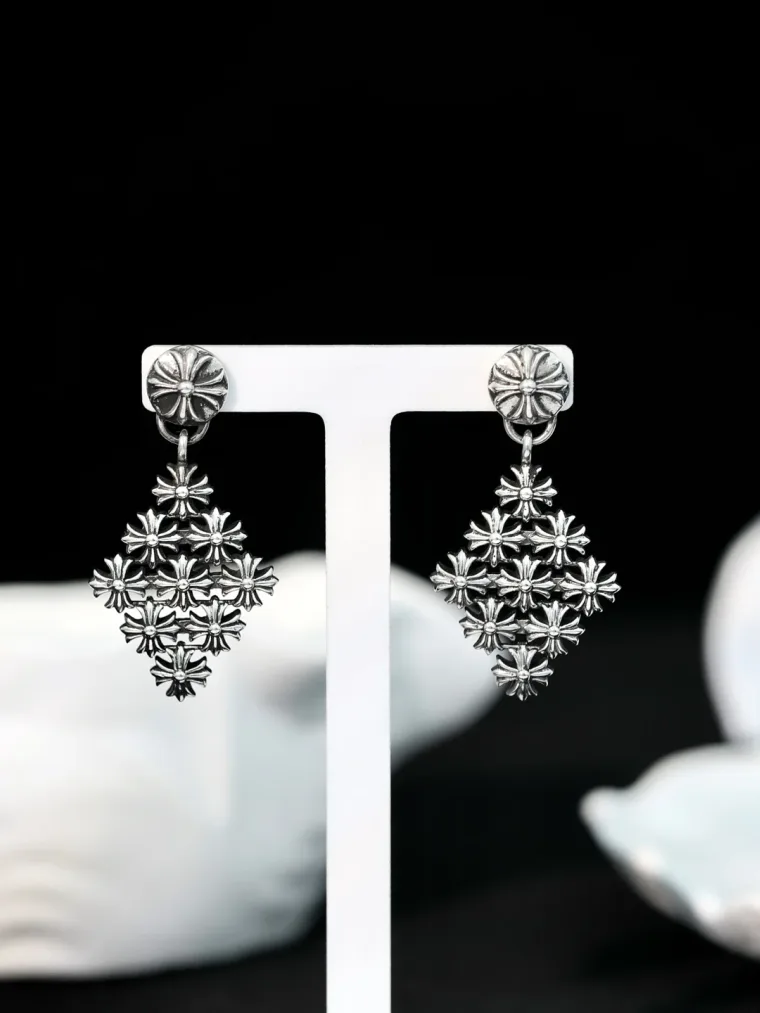 Chrome Hearts Серьги-пусеты с ромбовидной подвеской из серебра 925