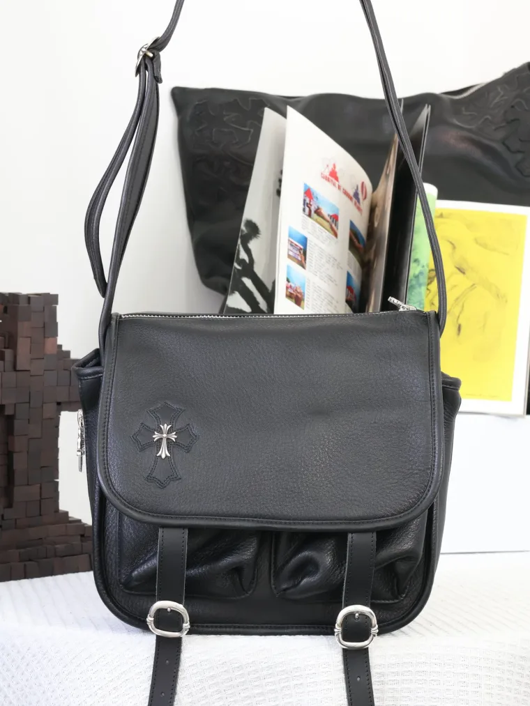 Chrome Hearts Кожаная сумка через плечо с серебряной фурнитурой
