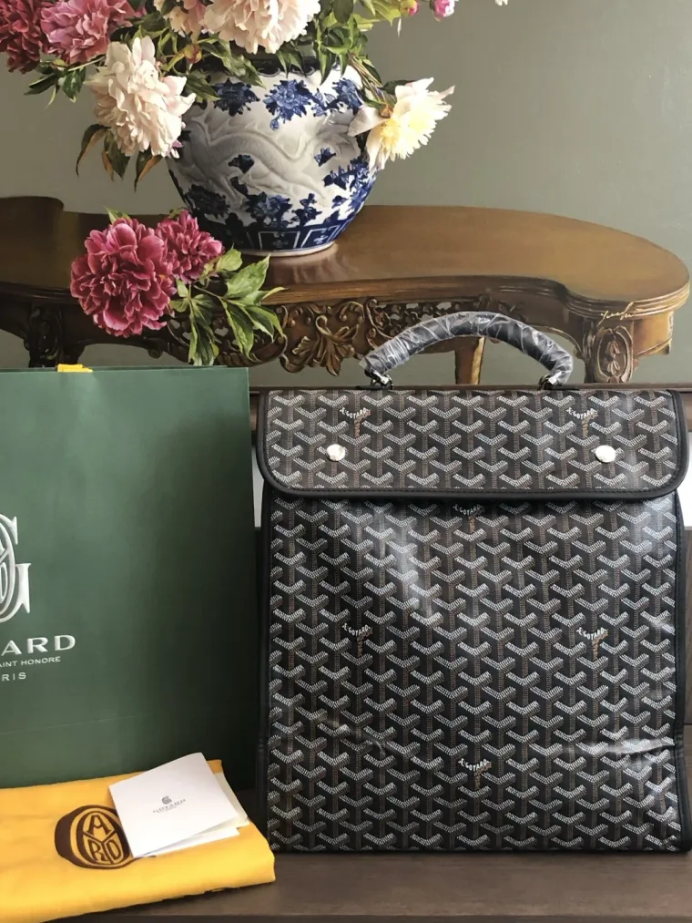 Goyard Saint Leger